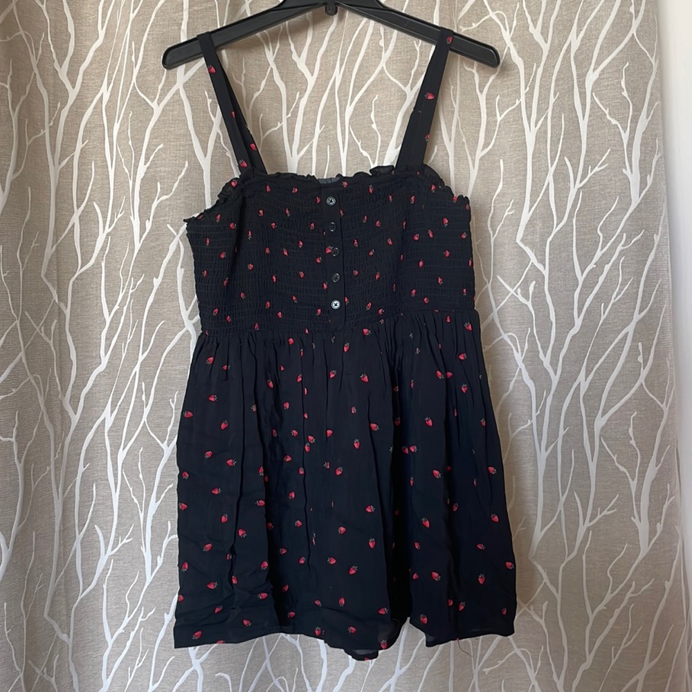 Torrid Strawberry tank top. Elastic chest NWOT